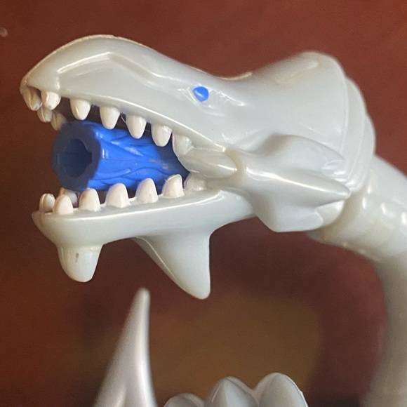 Vintage 1996 Blue Eyes White Dragon Yu-Gi-Oh Figure Toy Kazuki Takahashi - Picture 3 of 8